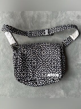 Ju-Ju-Be Better Be Messenger Diaper Bag In Platinum Petals Pattern